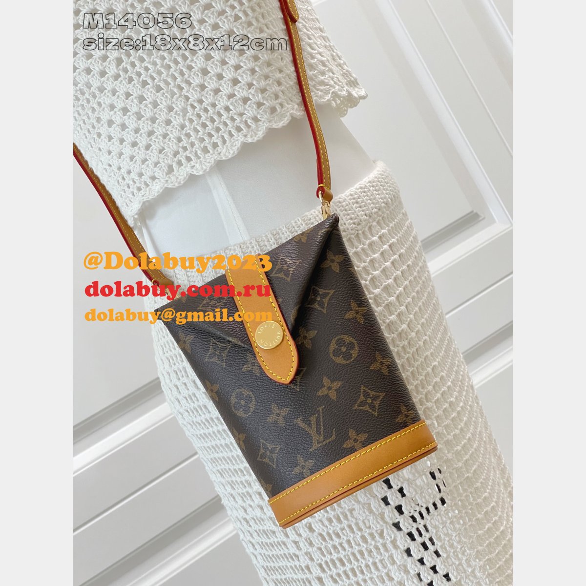 Fashion Show Envelope Pouch M14056 Louis Vuitton Replica Bag