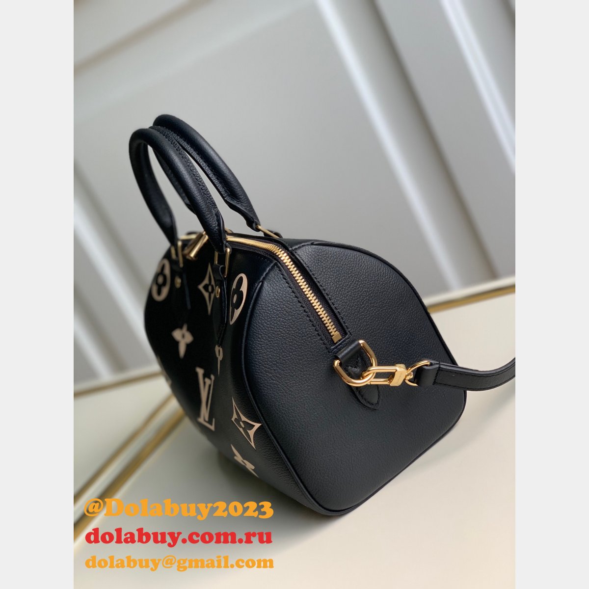 Where to Buy Replica Louis Vuitton Speedy 25 M58947 Bag