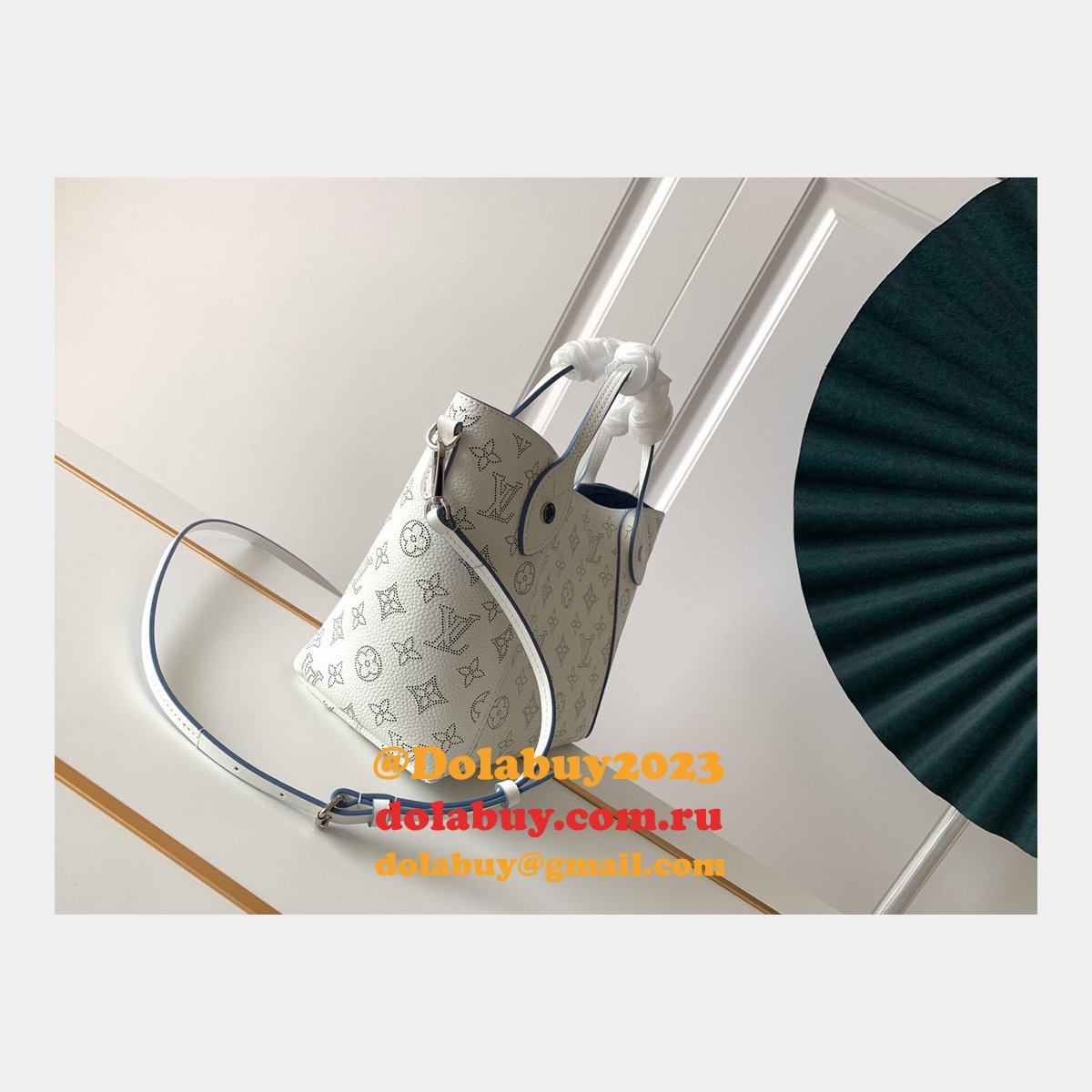 7 Star Louis Vuitton Mahina M54353/M54350 Hina Handbags