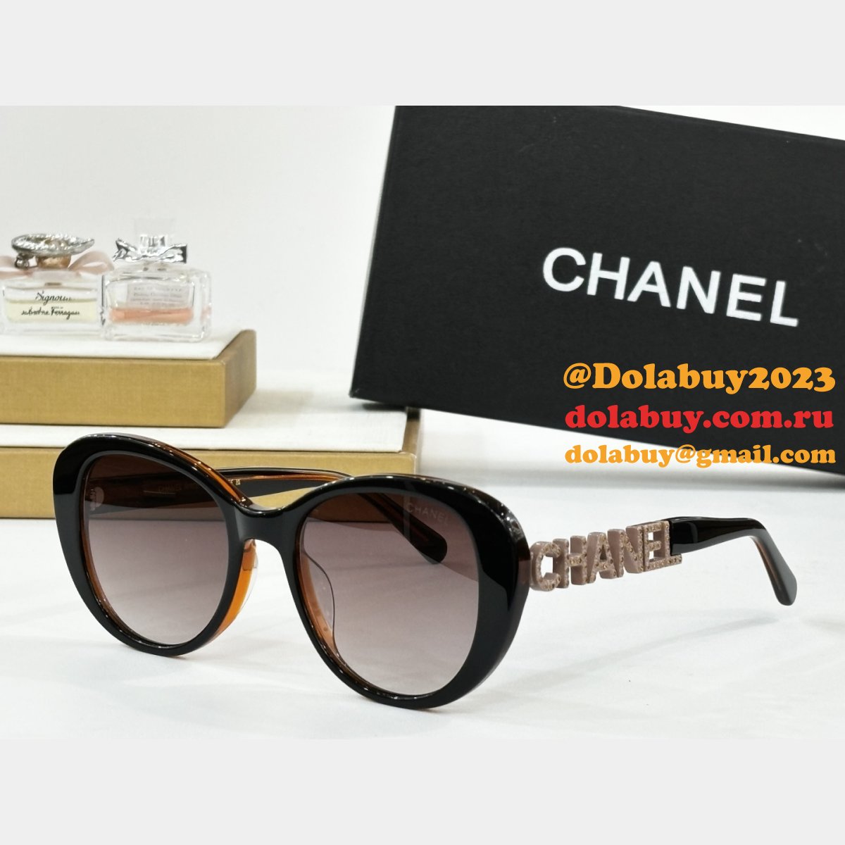 2025 CH 8048 Sunglasses