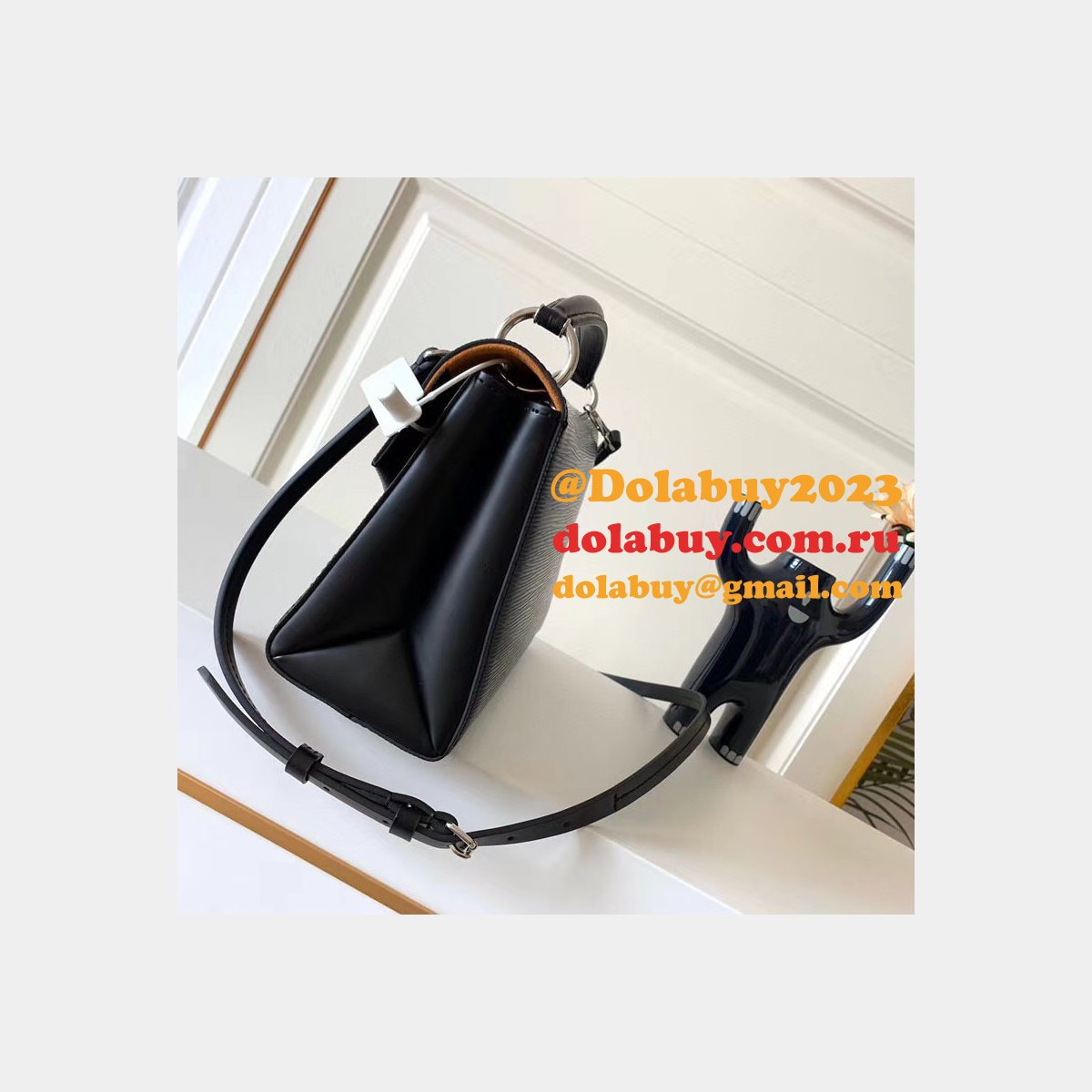 Luxury Louis Vuitton Pochette Grenelle Epi M55981 Leather