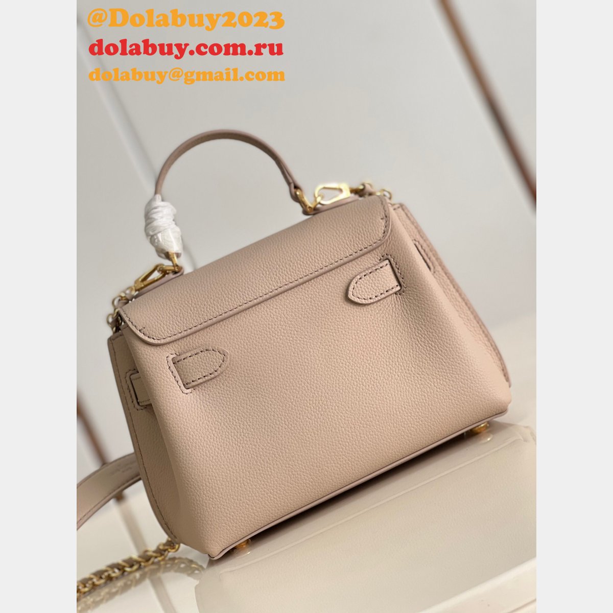 The Best Quality Louis Vuitton Fake LockMe Ever M21088 Bag