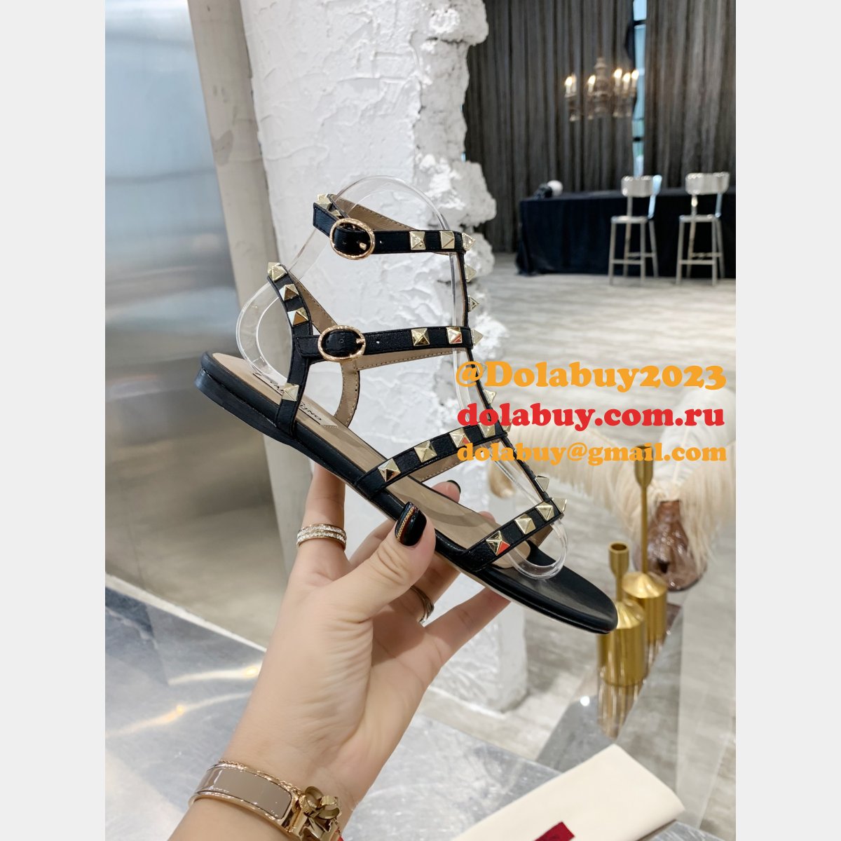 Wholesale VALENTINO ROCKSTUD FLAT CALFSKIN SANDAL WITH STRAPS