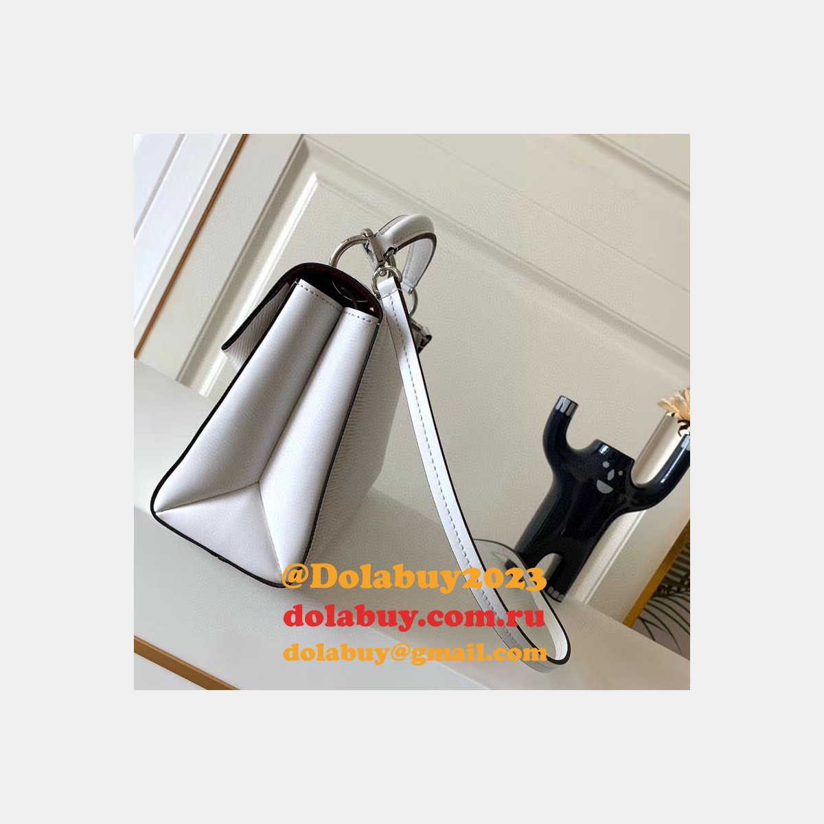 Luxury Louis Vuitton Pochette Grenelle Epi M55981 Leather