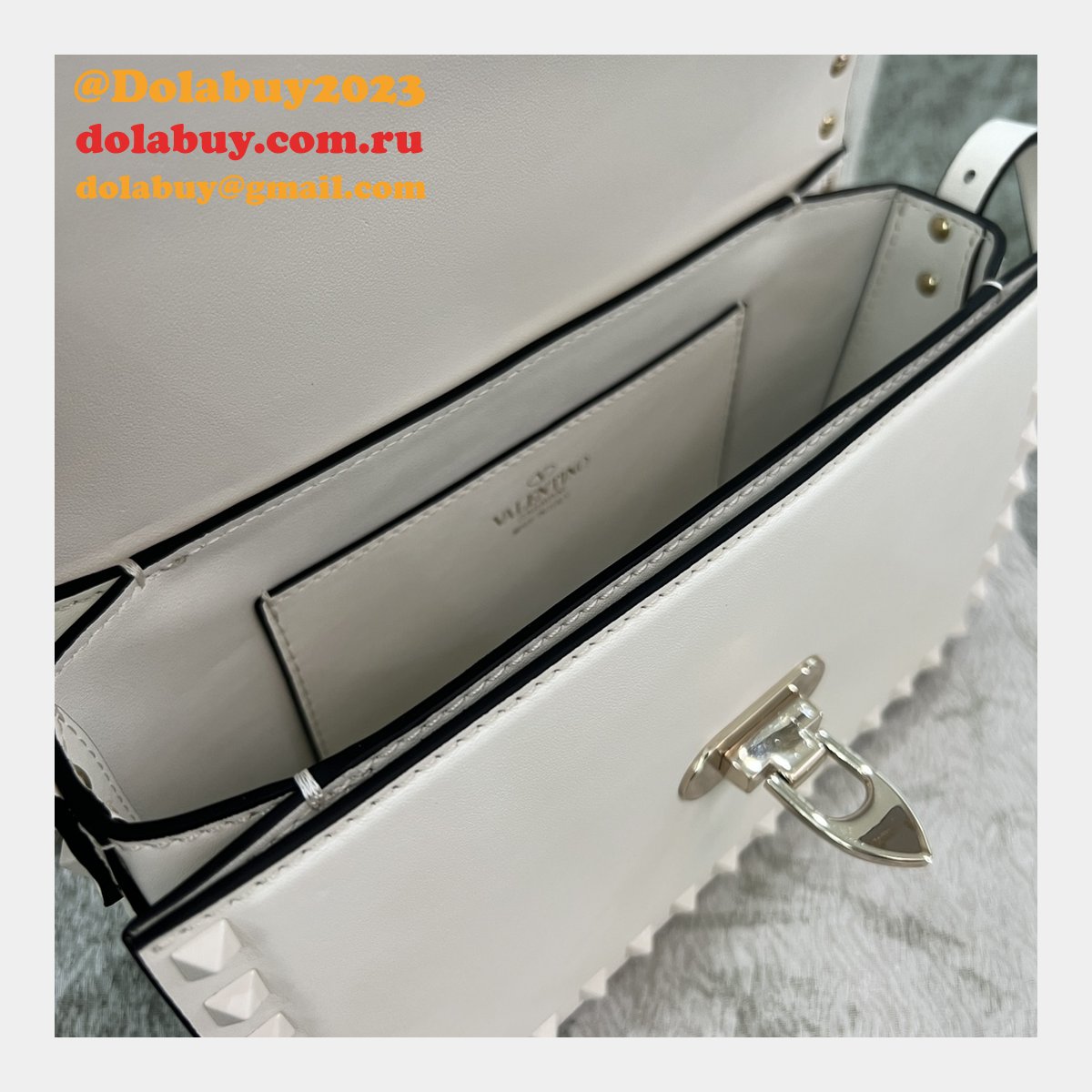 Luxury Valentino Garavani Rockstud Calf Large Bag