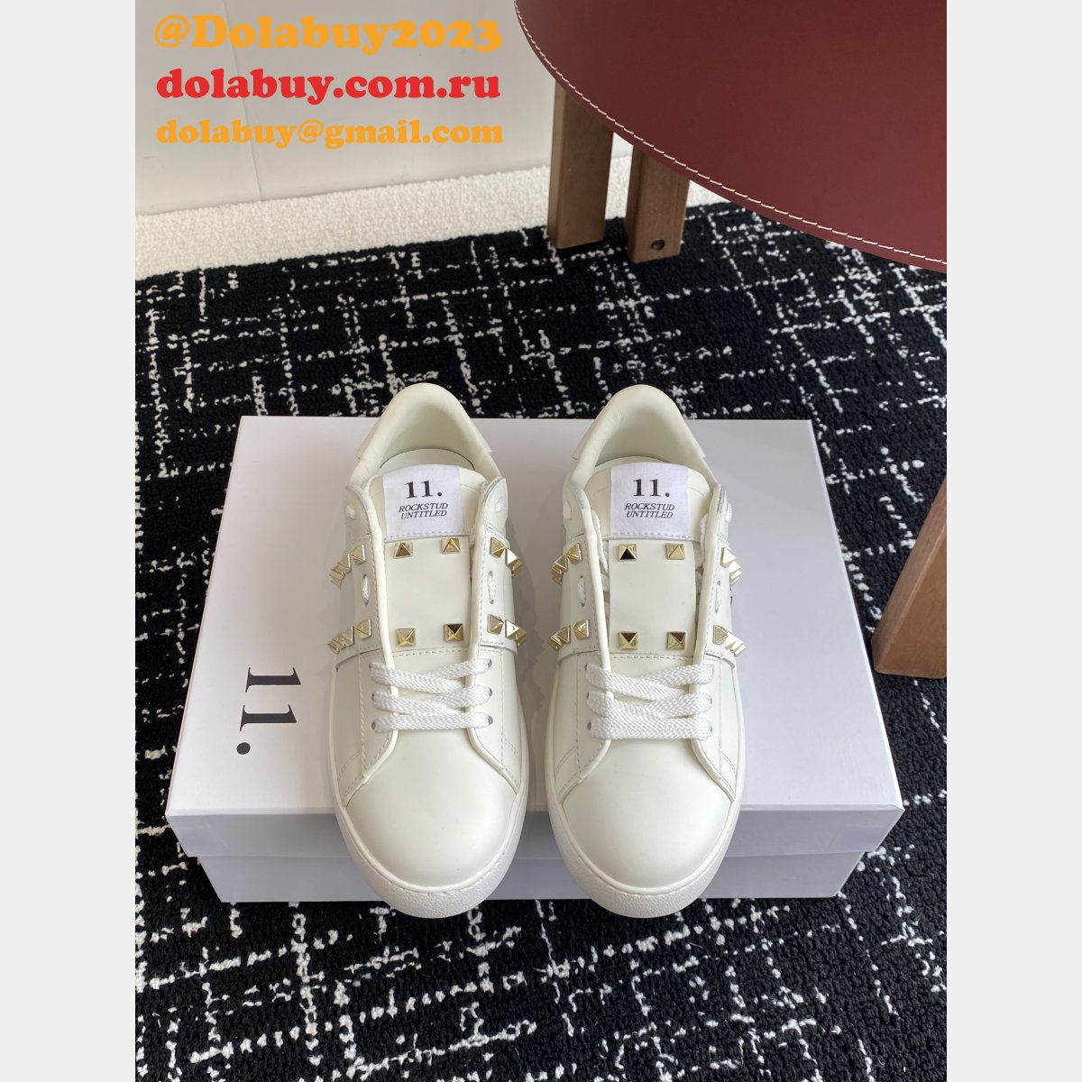 ROCKSTUD UNTITLED SNEAKER IN CALFSKIN LEATHER