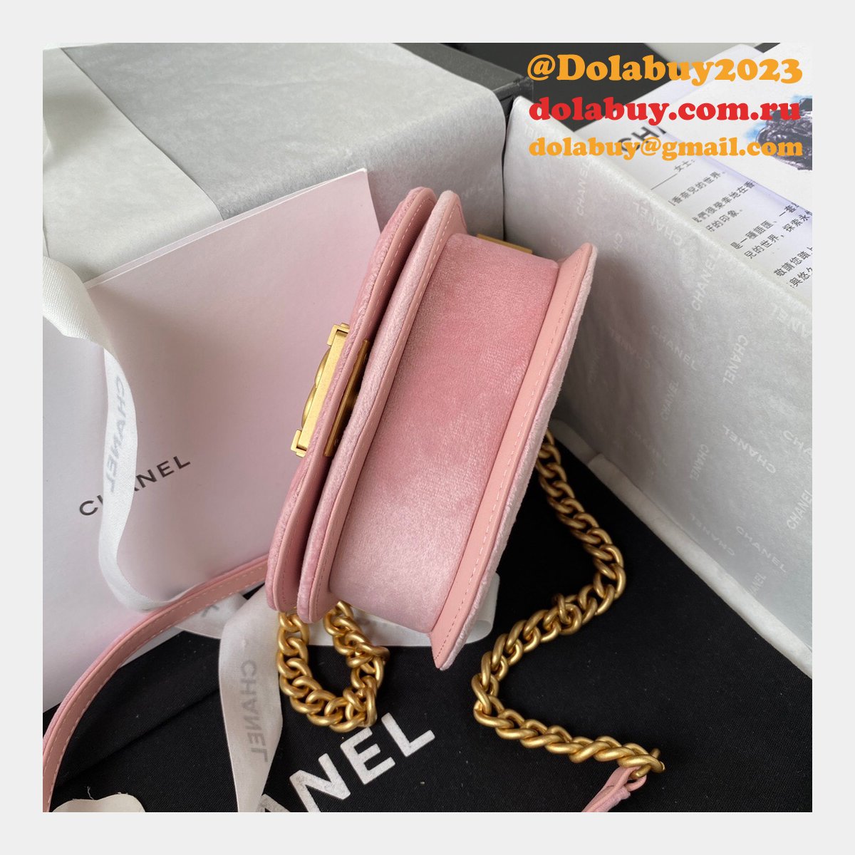 Wholesale Cheap 1:1 Replica AS3315 Messenger Boy Handbags