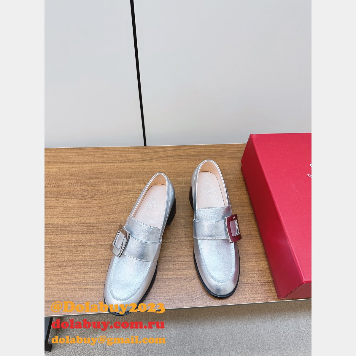 Roger Vivier Viv Replica Rangers Buckle-embellished Loafers Shoes