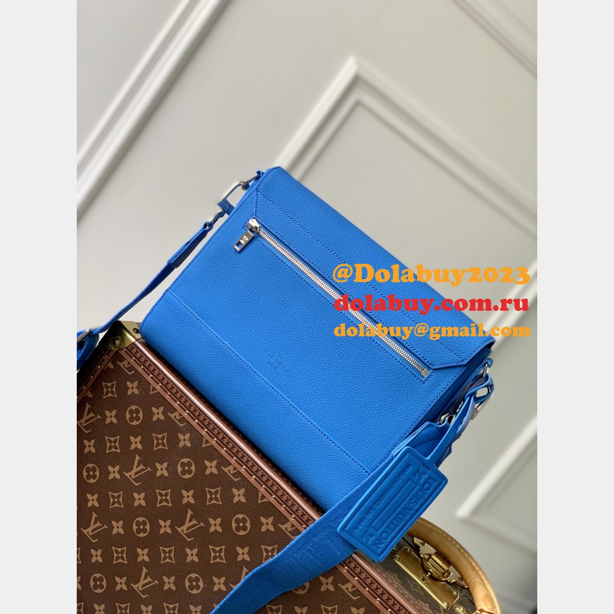 Takeoff Messenger LV Aerogram M22505 Louis Vuitton Fake Bag