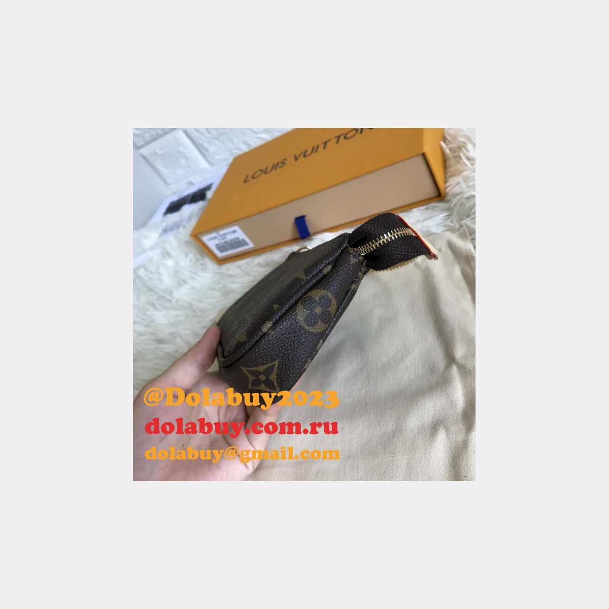 Replica Louis Vuitton Monogram MINI POCHETTE M58009 ACCESSOIRES