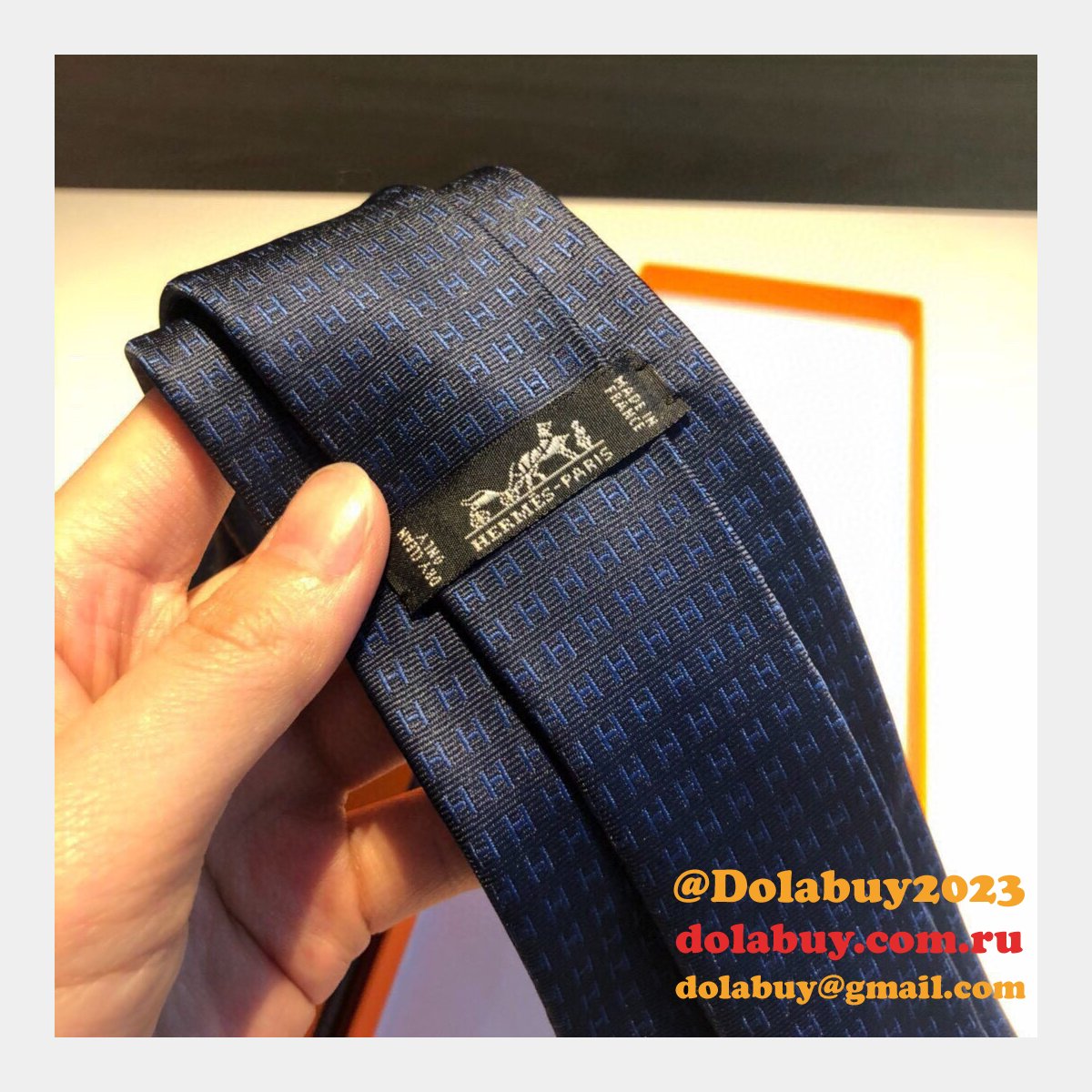 Hermes Faconnee H tie in hand-sewn silk