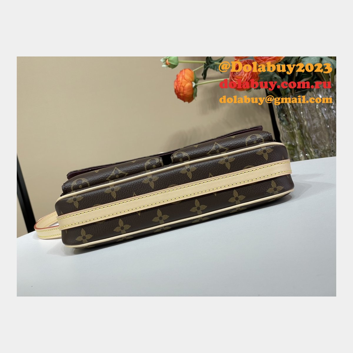 Vibes Monogram M46999 Louis Vuitton Replicas Shoulder Bags