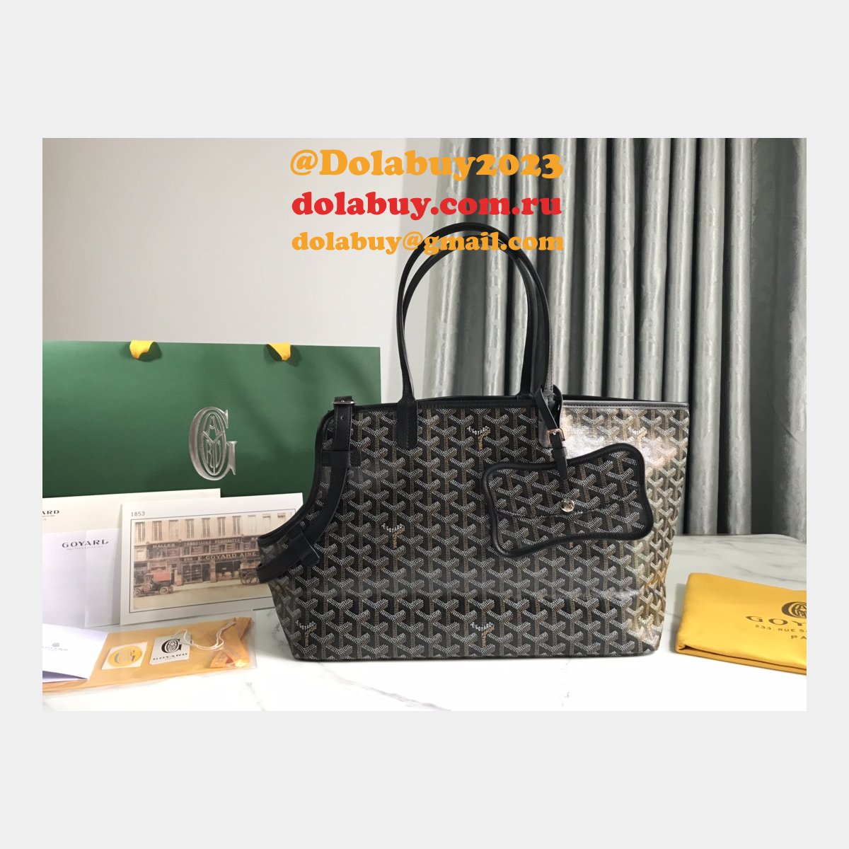 Designer Goyard Chien Gris & Pocket Pet bag