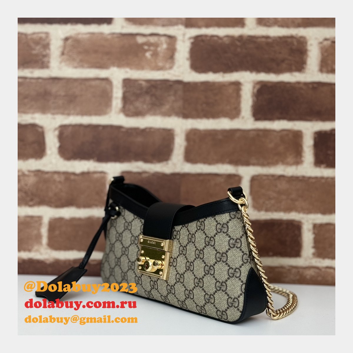 G*u*i best quality replicas 811705 padlock shoulder bag