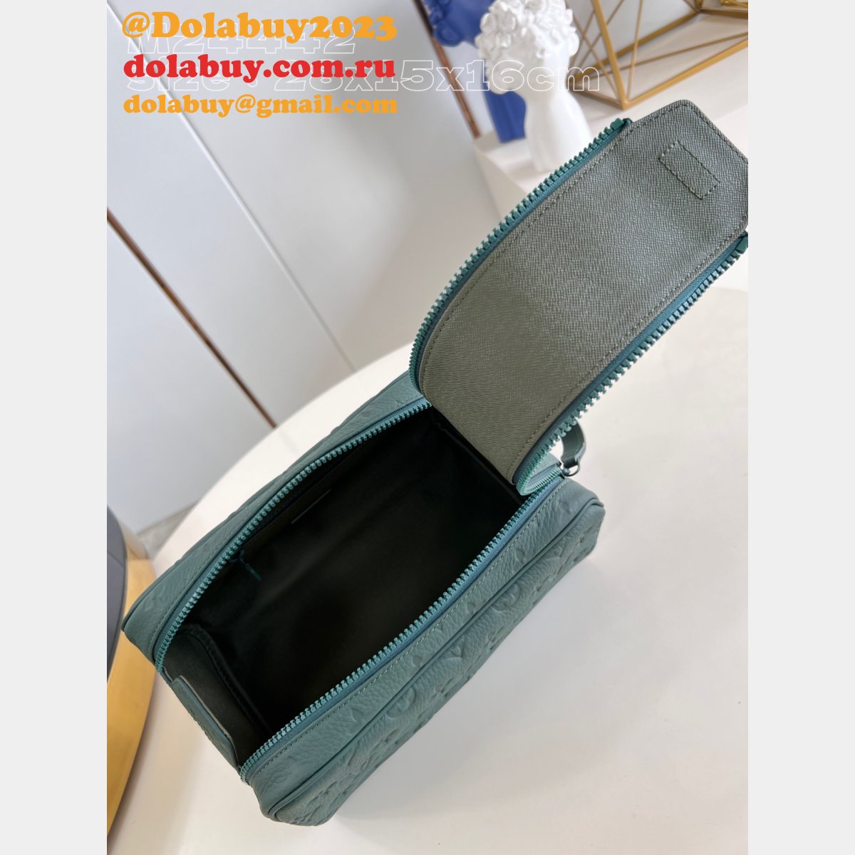 Dopp Kit Taurillon Duplicate Men Inspired Travel Fake M24442 Louis Vuitton