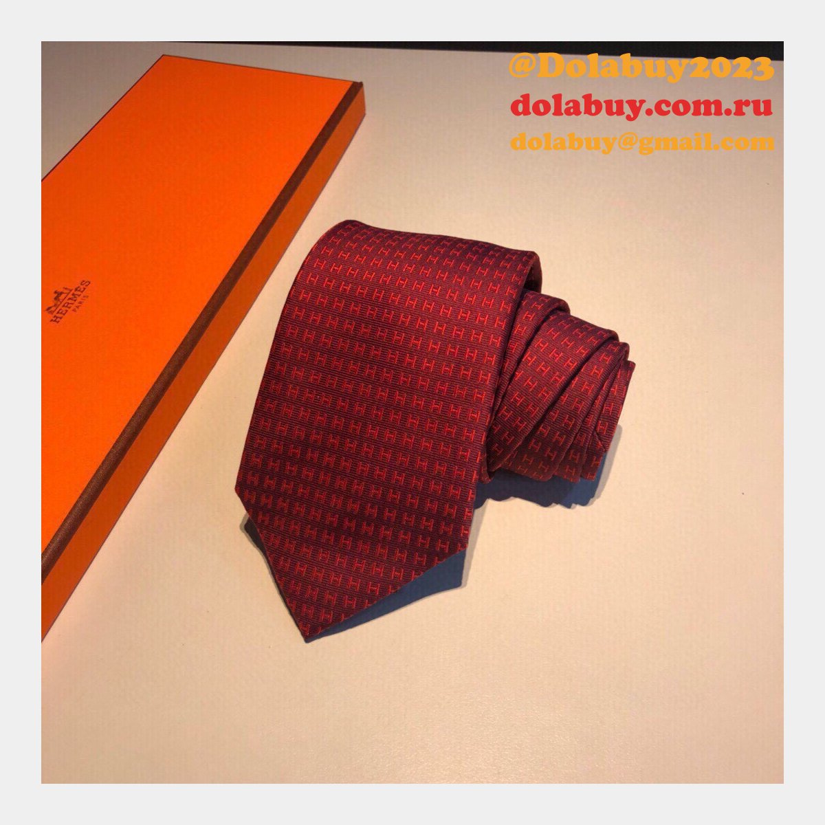 Hermes Faconnee H tie in hand-sewn silk