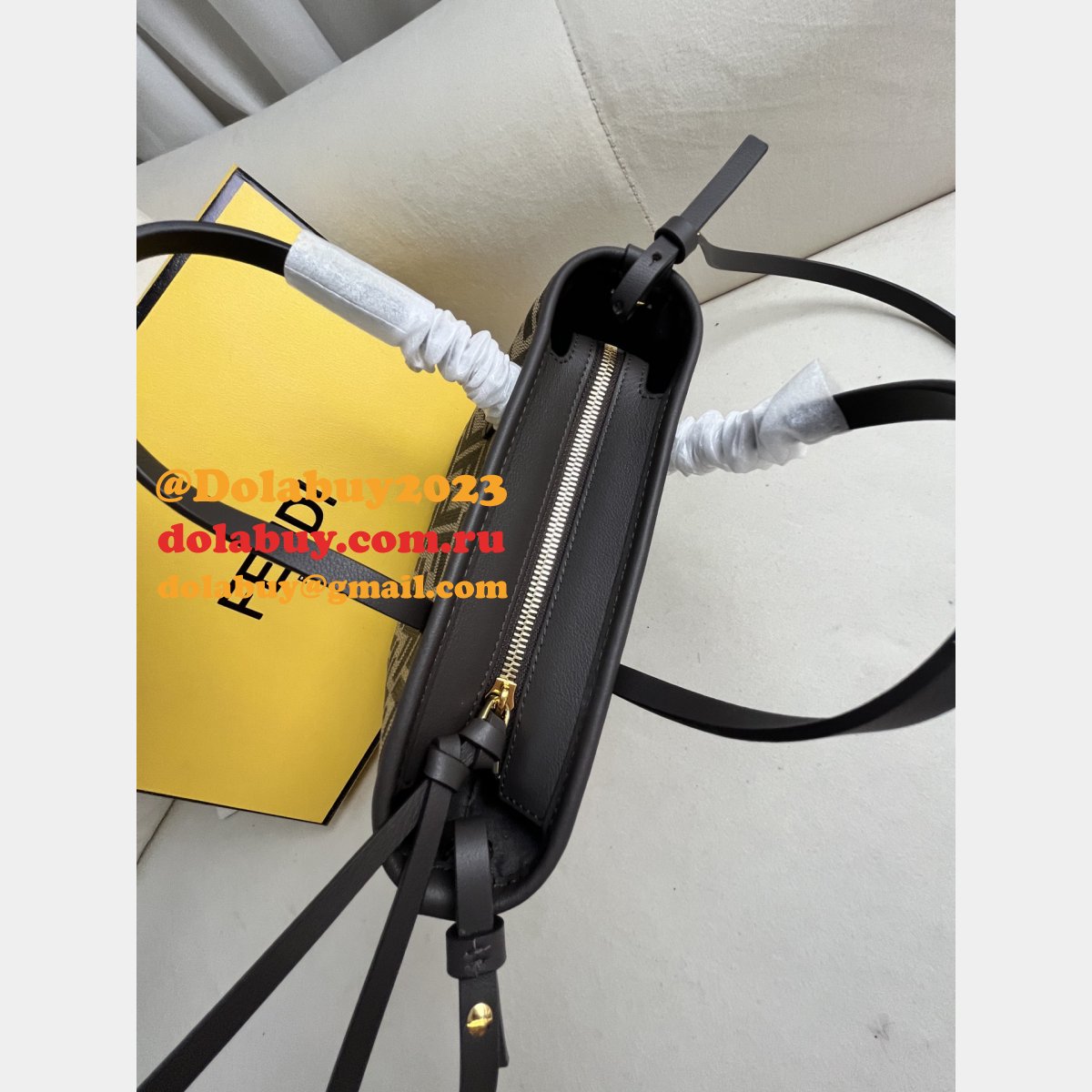 perfect F**di roll mini basket bag #8100