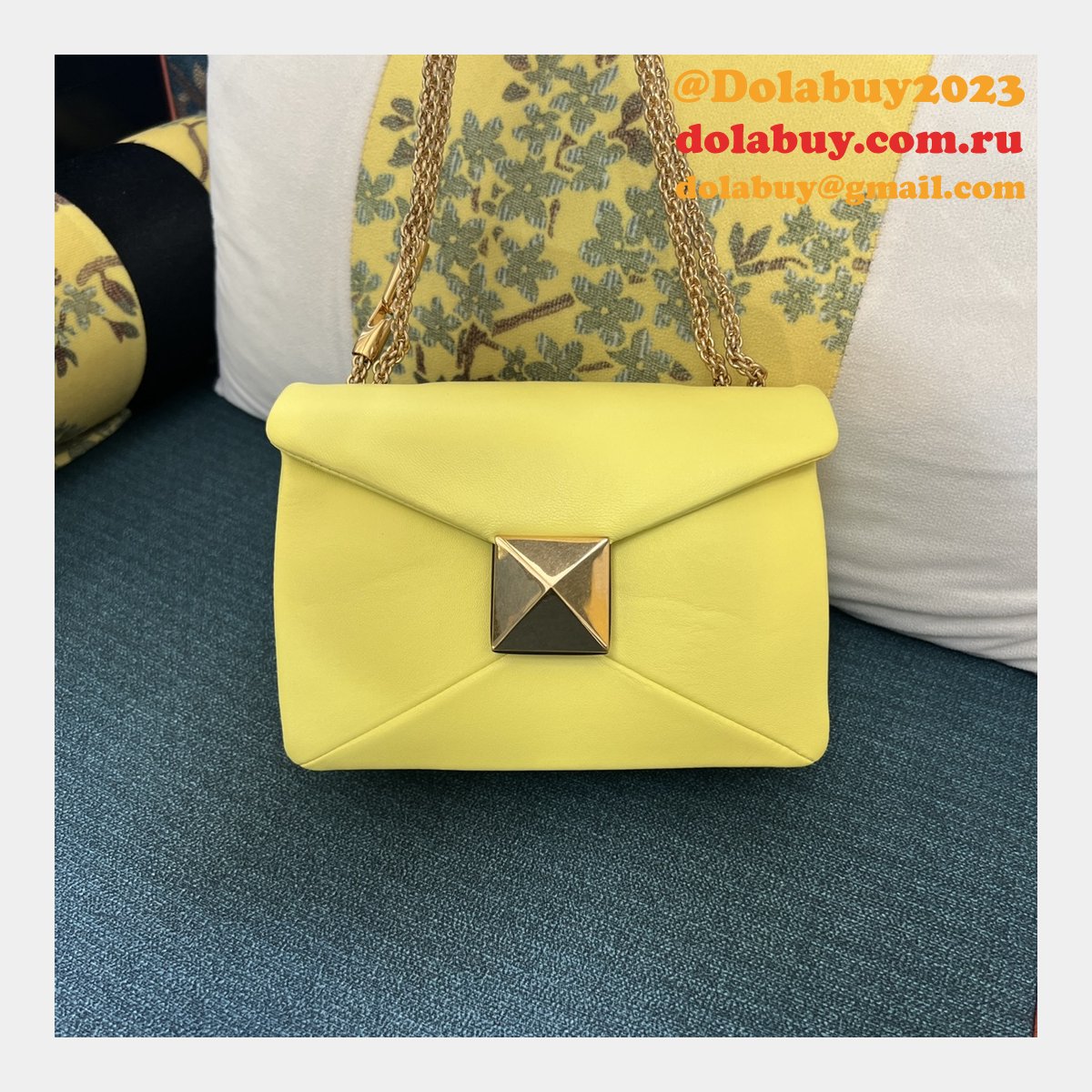 AAA+ Shop Valentino Garavani ONE STUD Chain Handbag