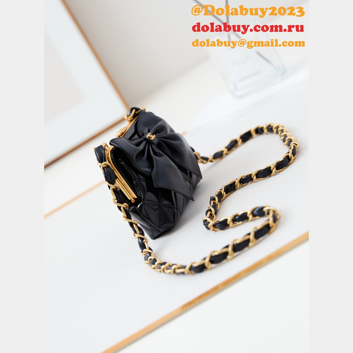 Perfect Replicas AP4028 Clutch With Chain 1:1 Mirror Bag