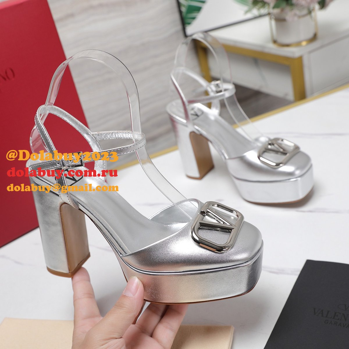 Luxury Valentino Garavani Fashion women shoes