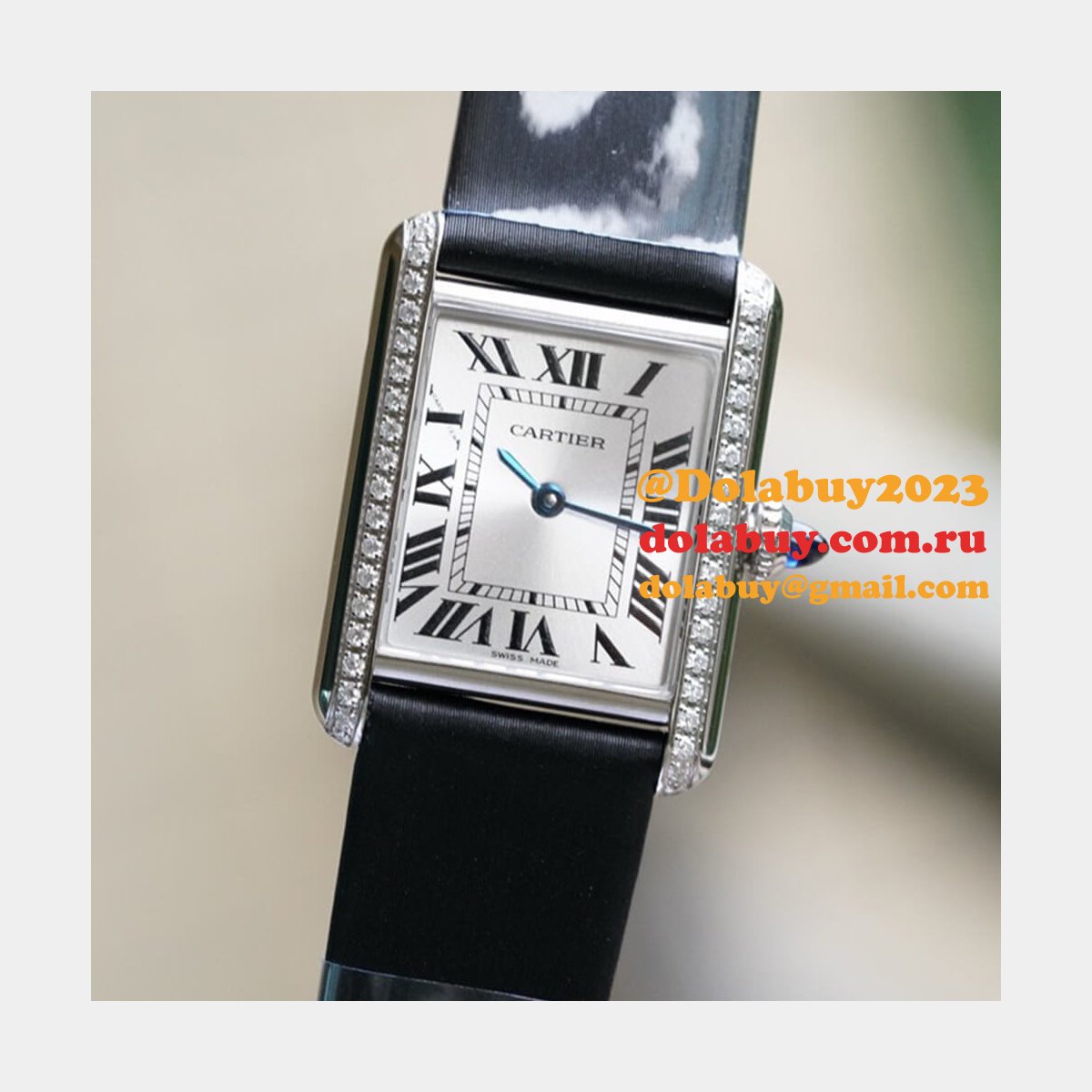 Cartier Small Tank Must watch
