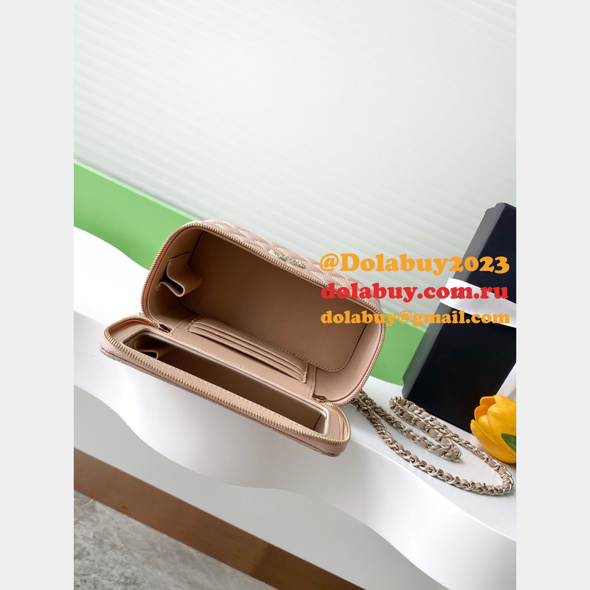 Luxury Long Vanity AP4530 Replica Chain Shiny Bag