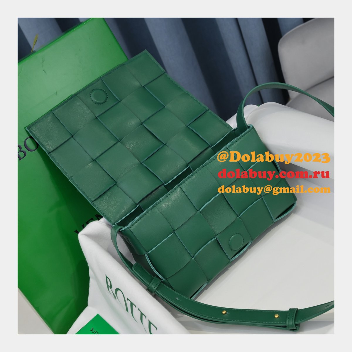 Top Quality Bottega Veneta Cassette Lambskin Crossbody Bag