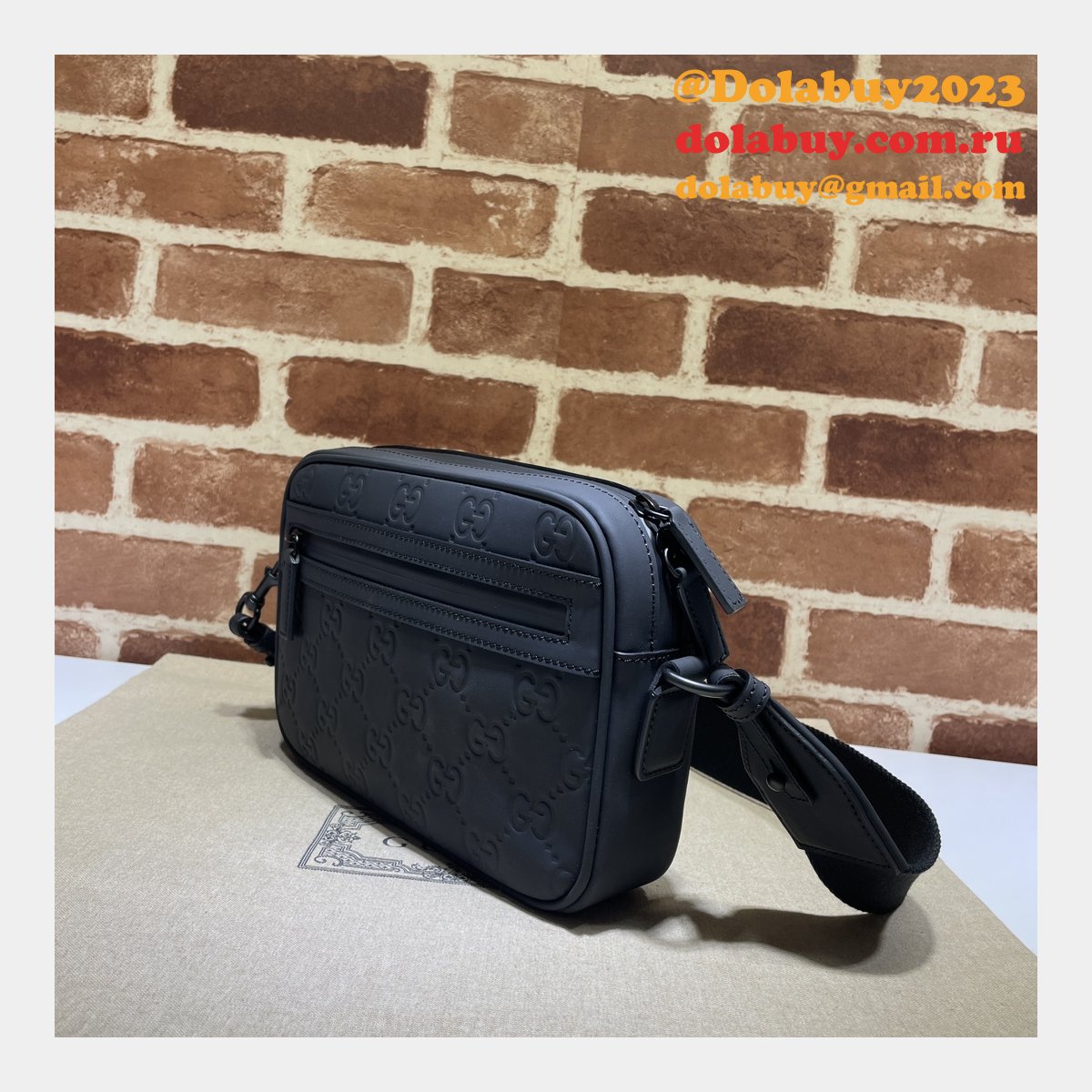 gg crossbody knockoff G*u*i rubber-effect 771293 black bag