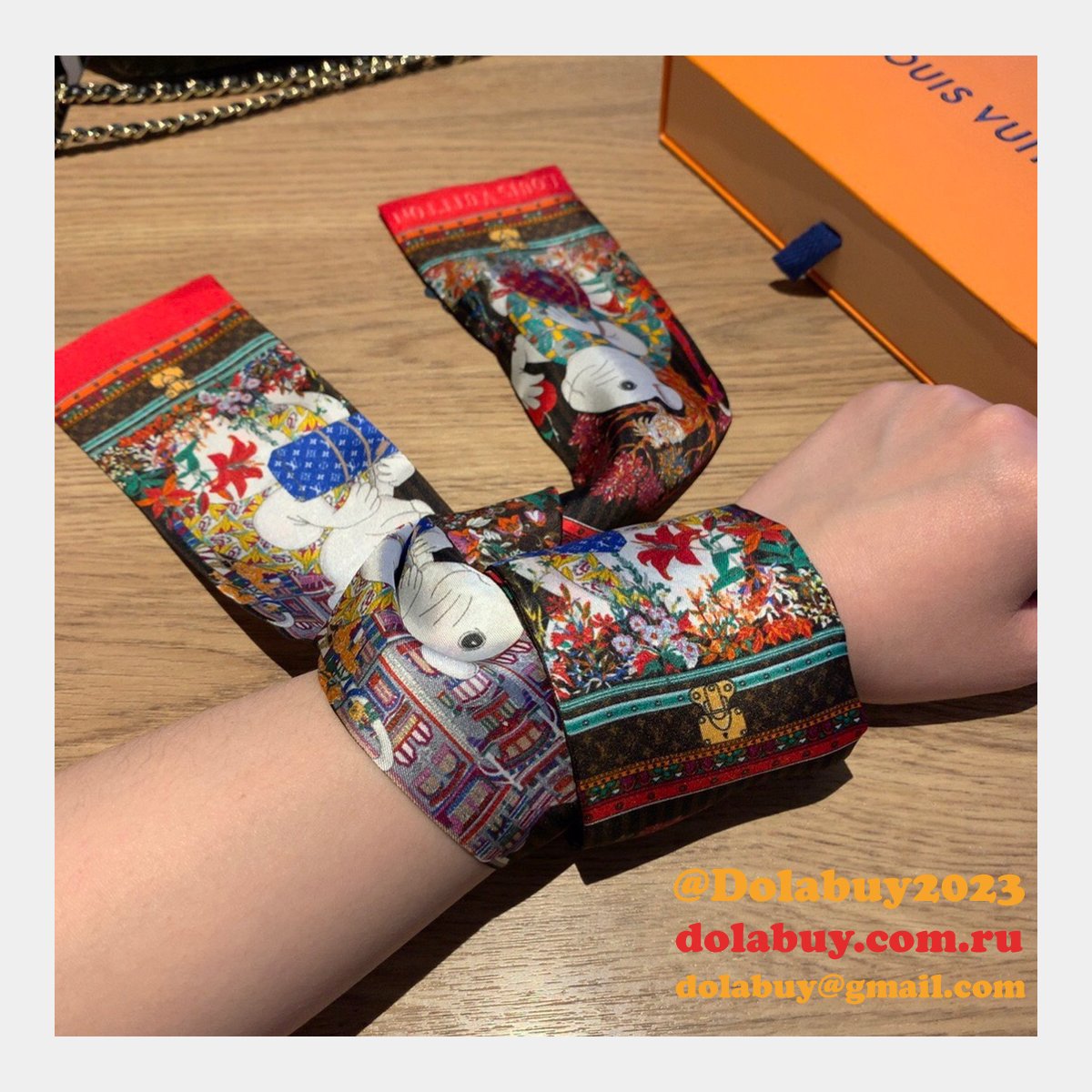 Louis Vuitton Silk Scarves & Wraps M76100 and M76101