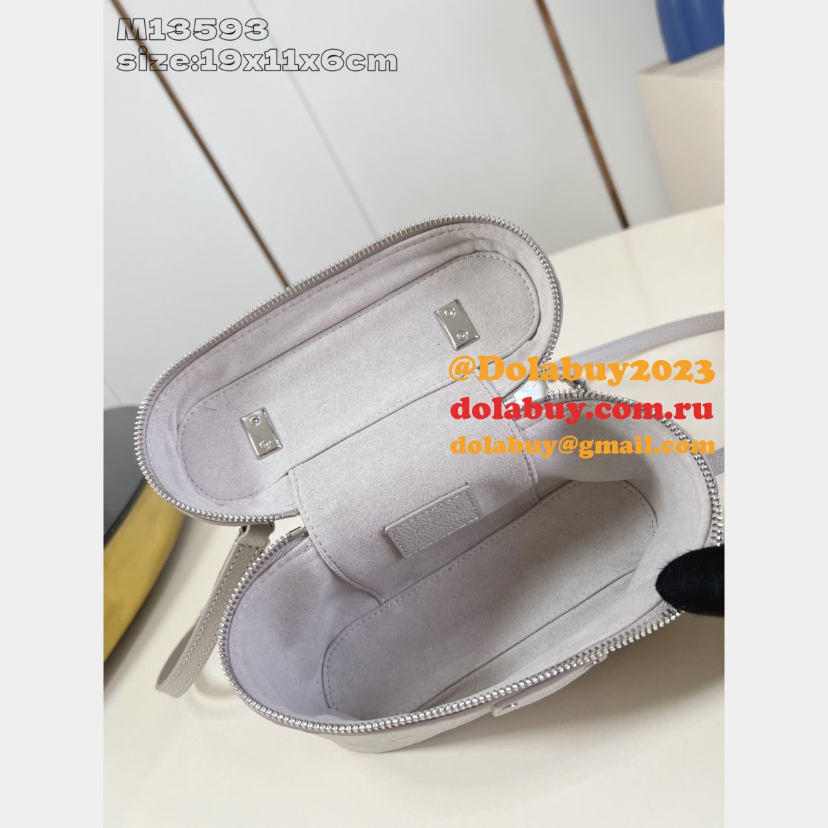 Louis Vuitton M13593 New Vanity Chain Pouch Copy Bag