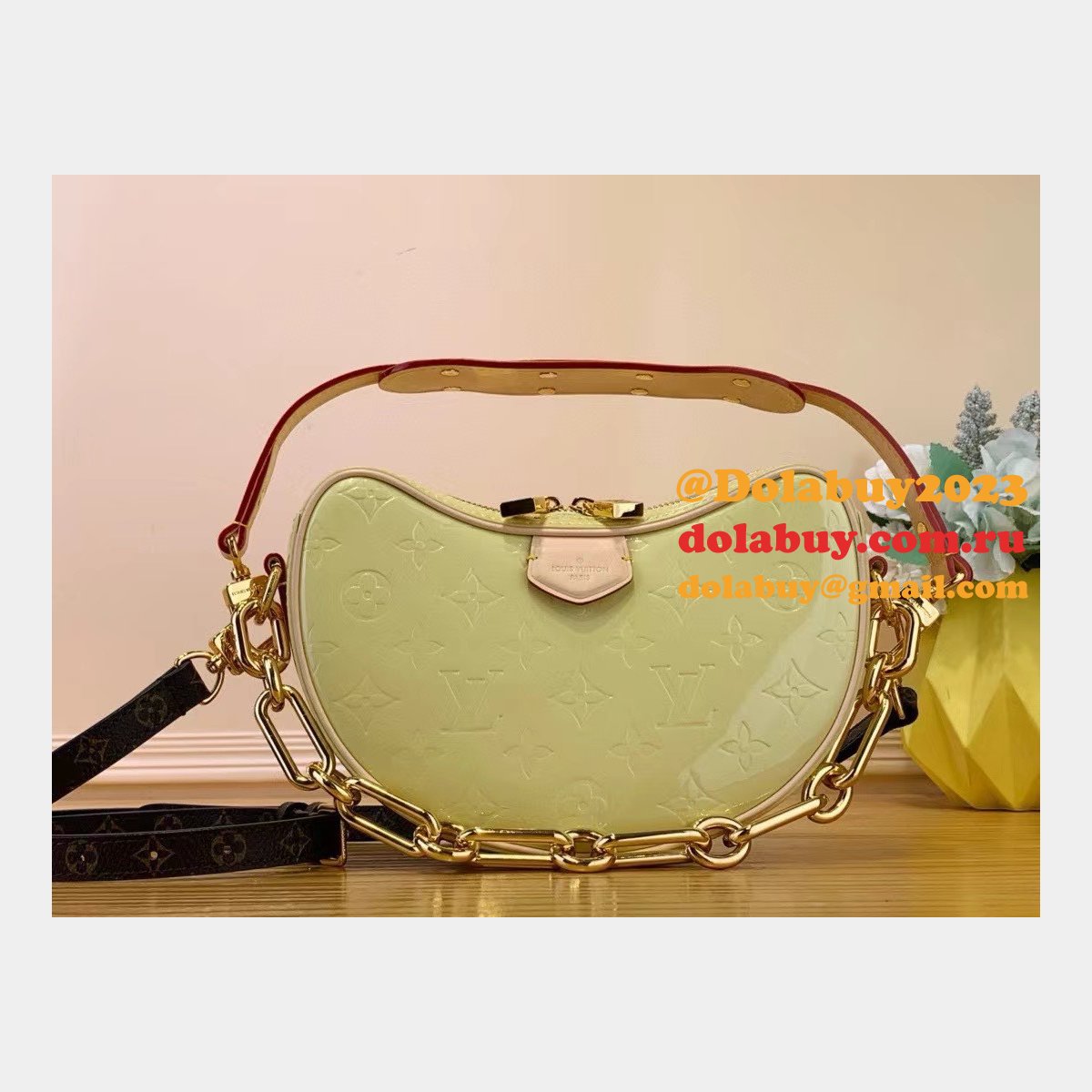 Croissant M24021/M24020 Monogram Vernis Luxury Louis Vuitton Replicas Bag