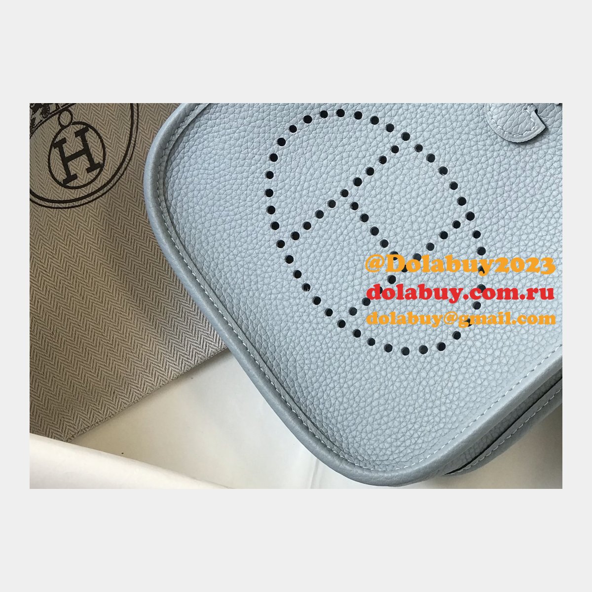 Hermes Replica Evelyne Mini TPM Taurillon Clemence blue lin