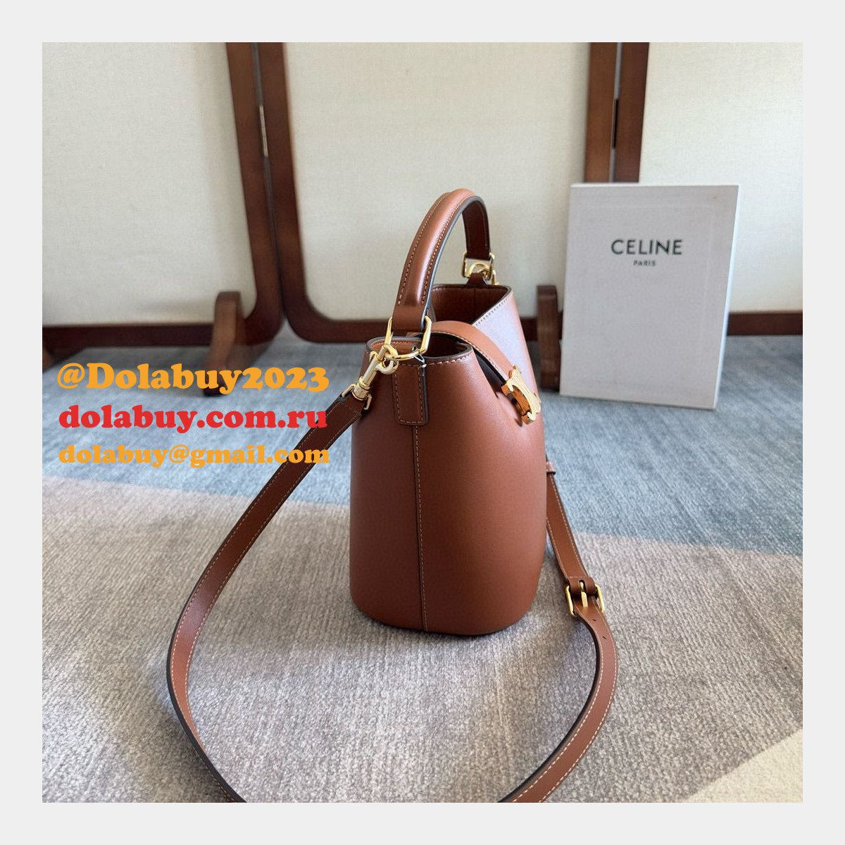 Celine SMALL BUCKET LOUISE IN SMOOTH CALFSKIN