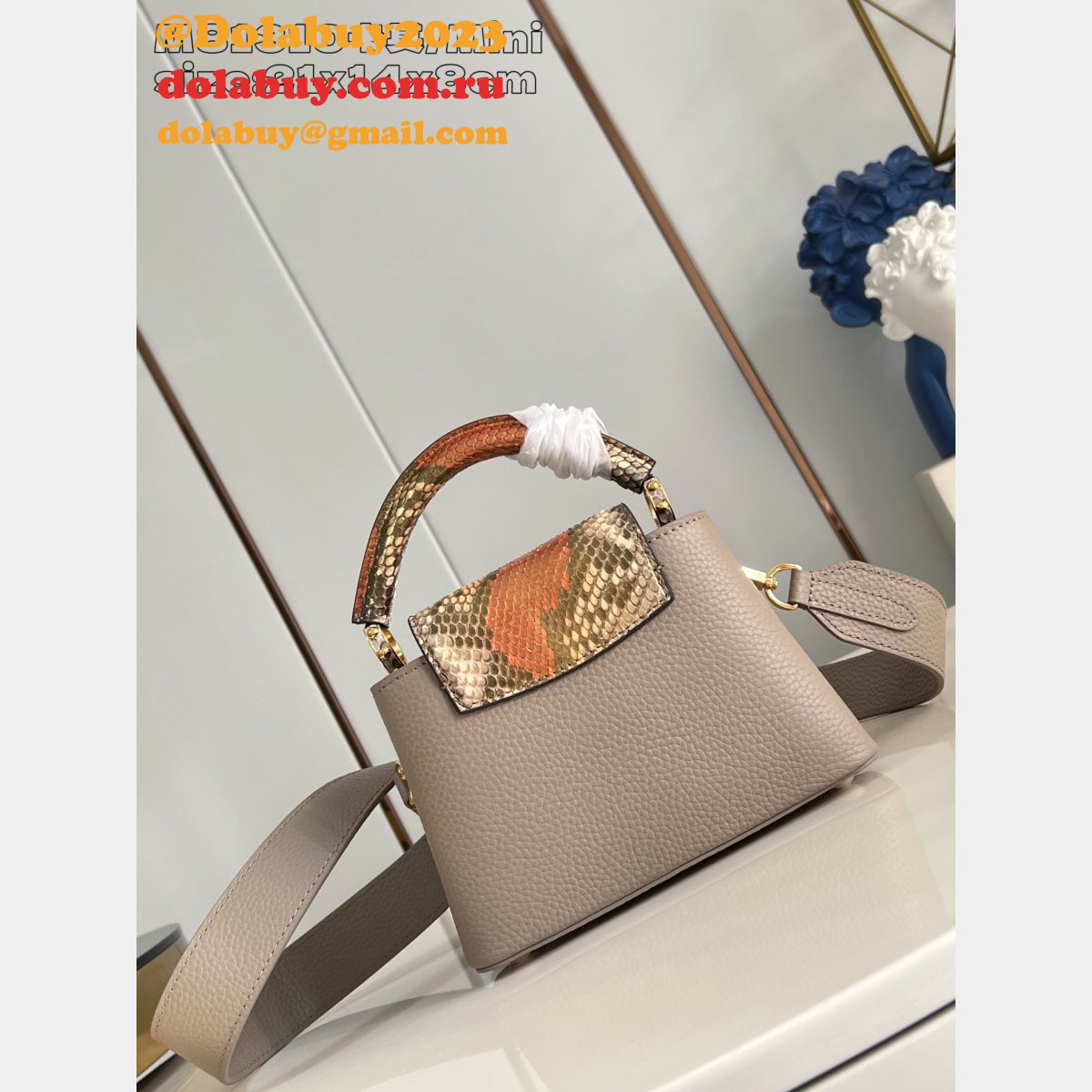 Louis Vuitton Capucines M81310 Designer Replica Bag