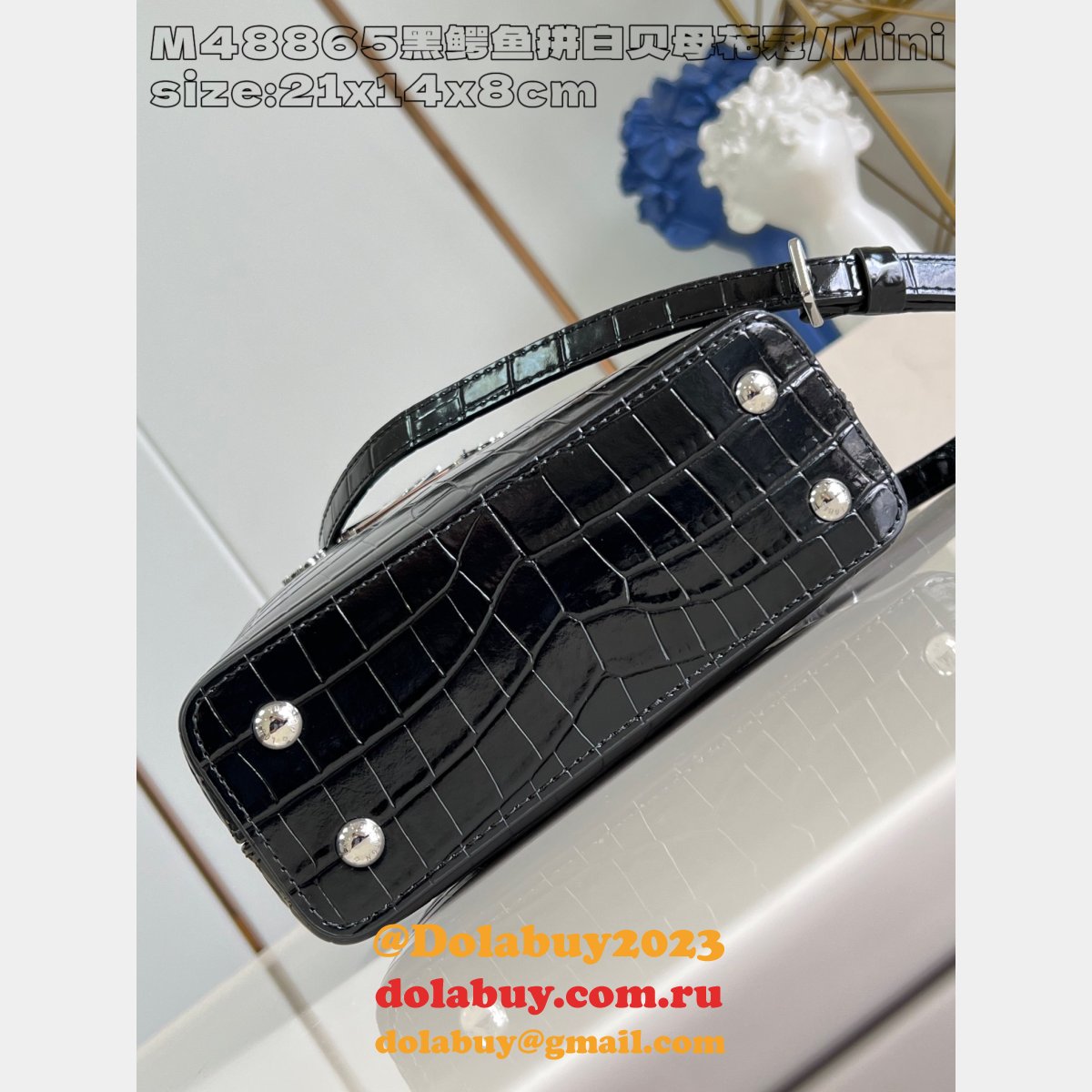 Louis Vuitton The Knockoff Capucines Designer M48865 Black Crocodile Bag