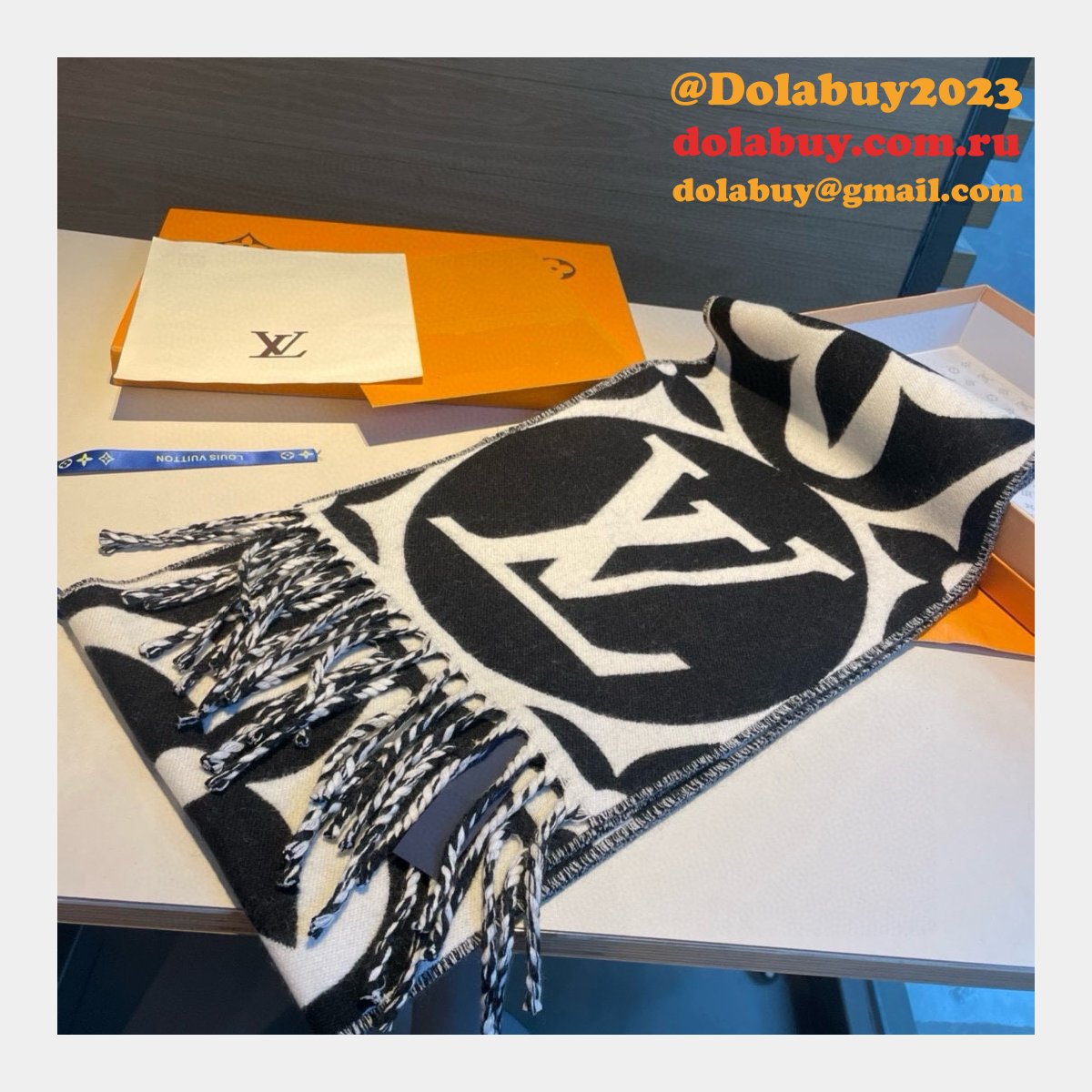Duplicate LV Medallion Sheep Wool Scarf