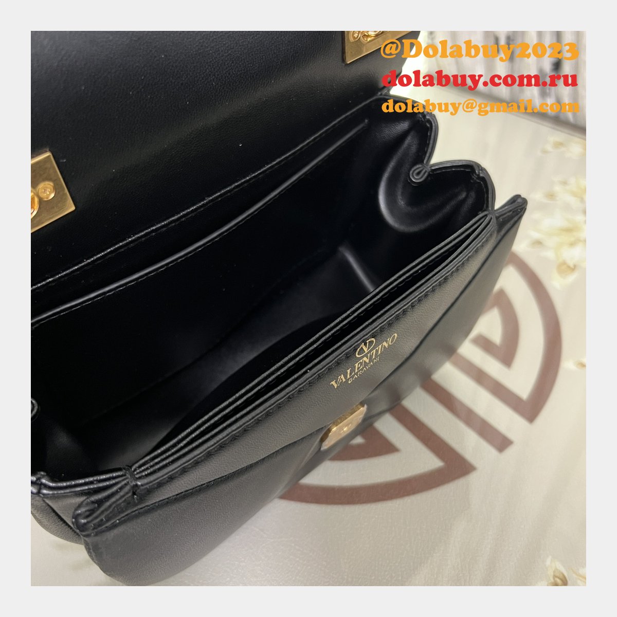 AAA+ Shop Valentino Garavani ONE STUD Chain Handbag