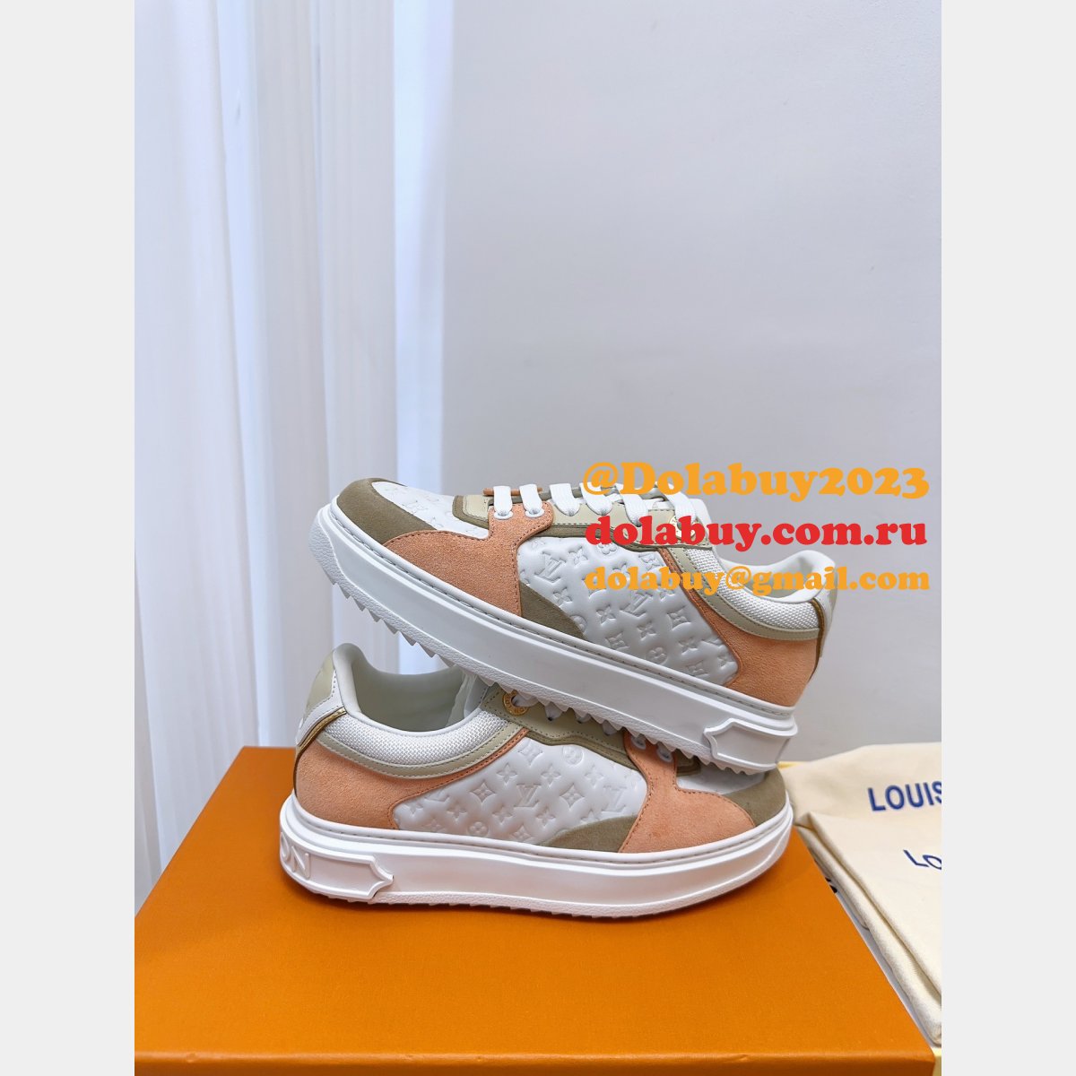 LOUIS VUITTON LUXURY Time Out Sneaker