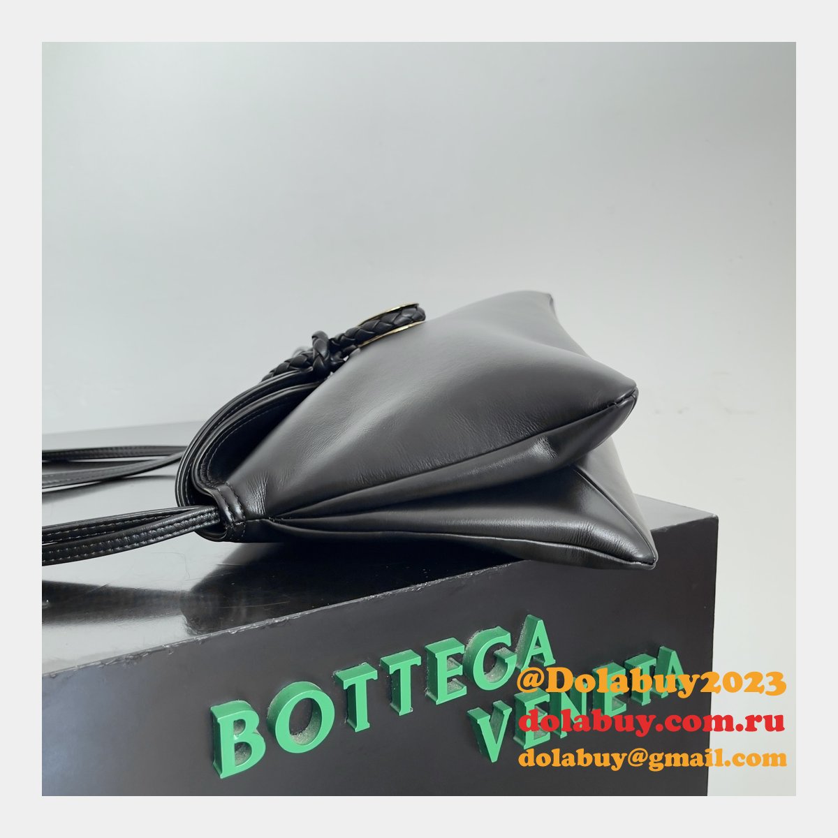 Best BOTTEGA VENETA Medium Liberta Replica Bag
