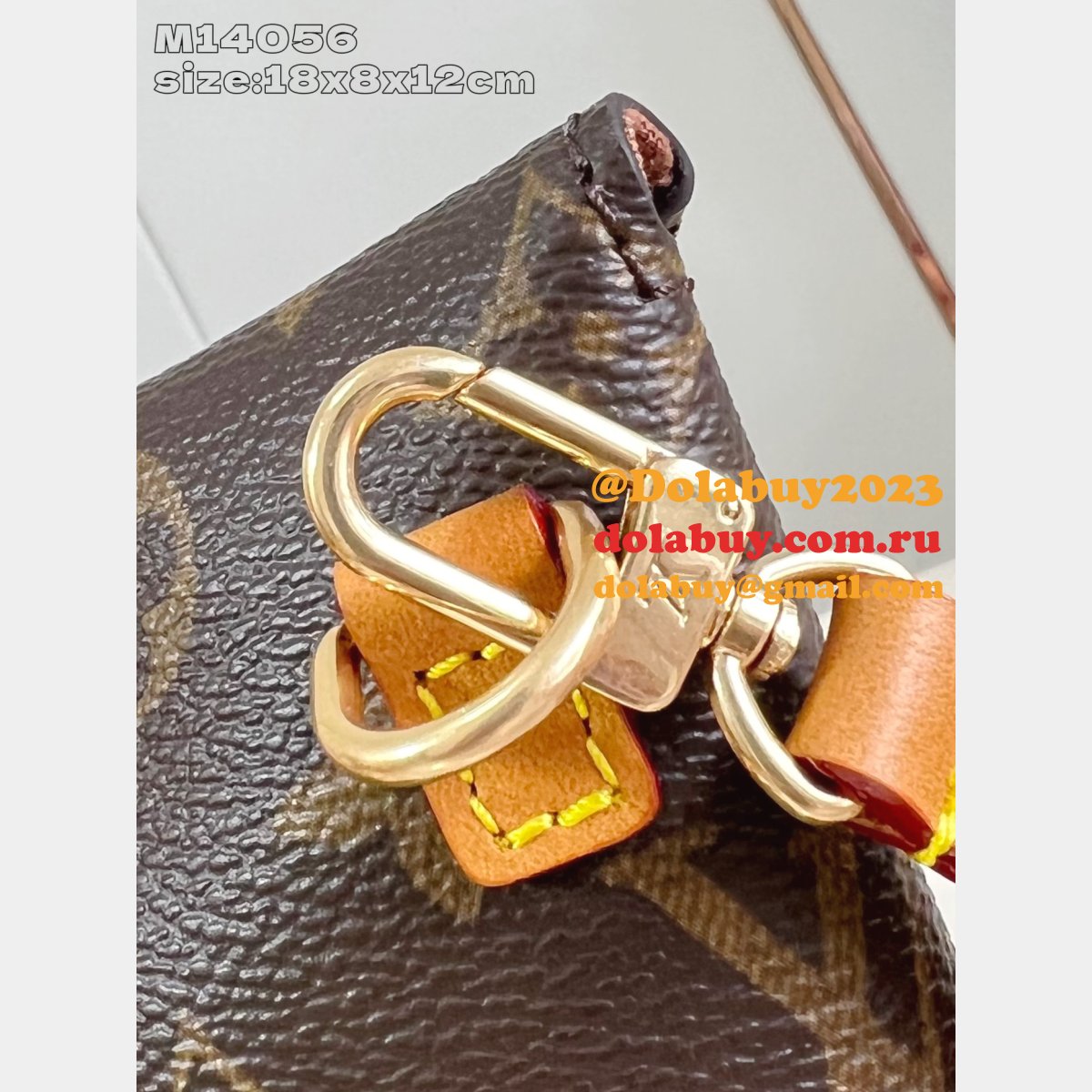 Fashion Show Envelope Pouch M14056 Louis Vuitton Replica Bag