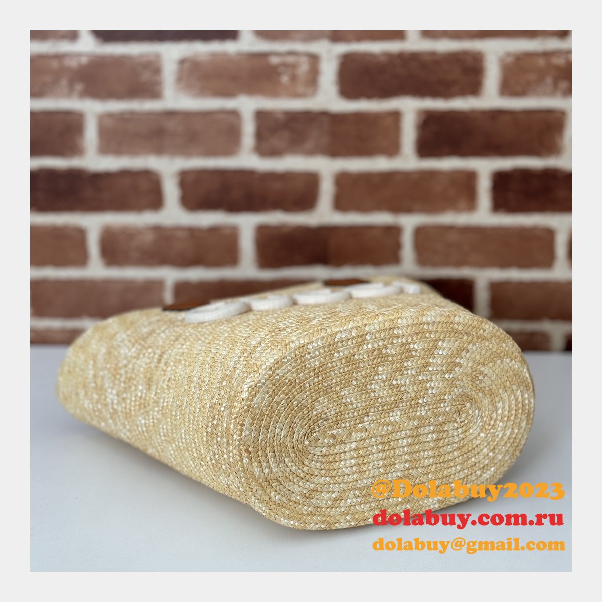 fashion medium straw tote with G*u*i patch 779530 fake bag