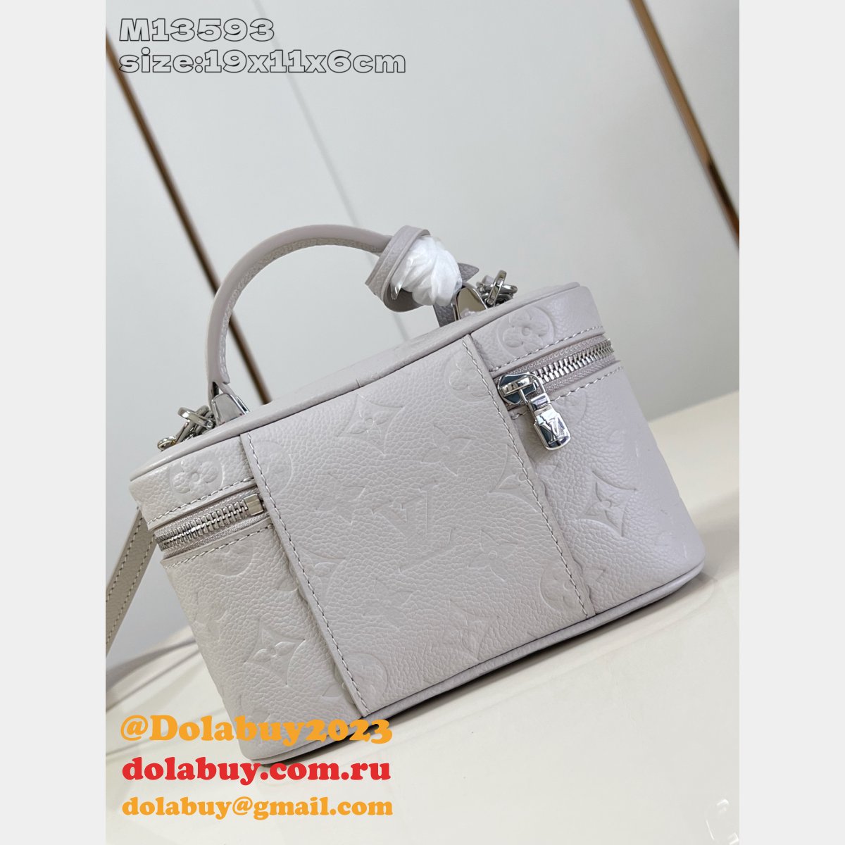 Louis Vuitton M13593 New Vanity Chain Pouch Copy Bag