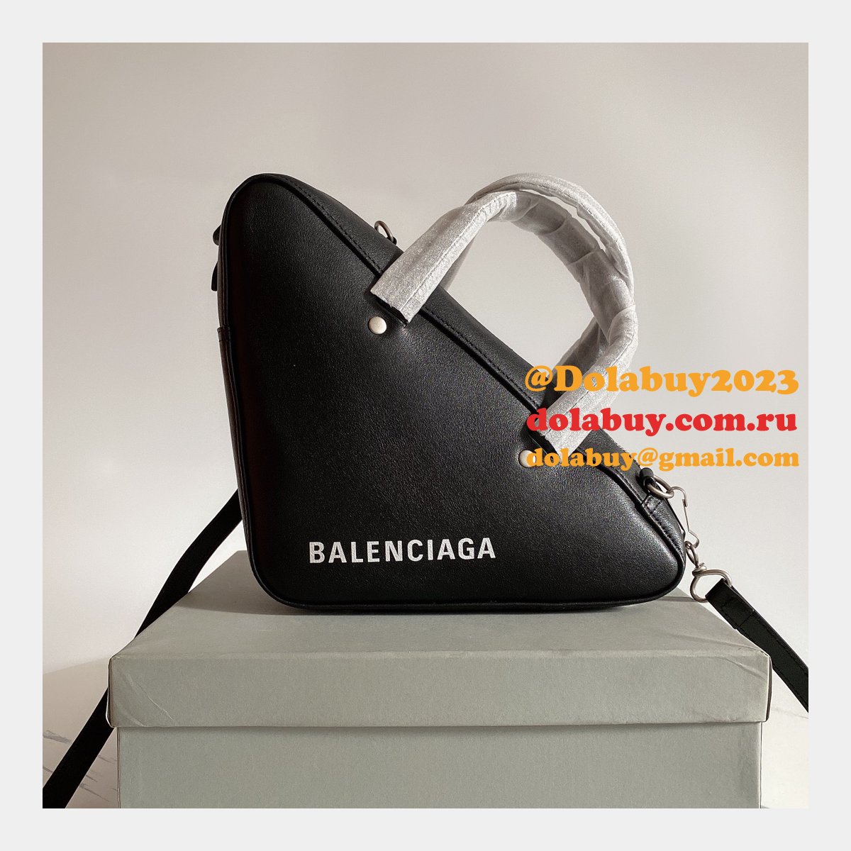 Luxury Balenciaga shoulder Triangle Black bag
