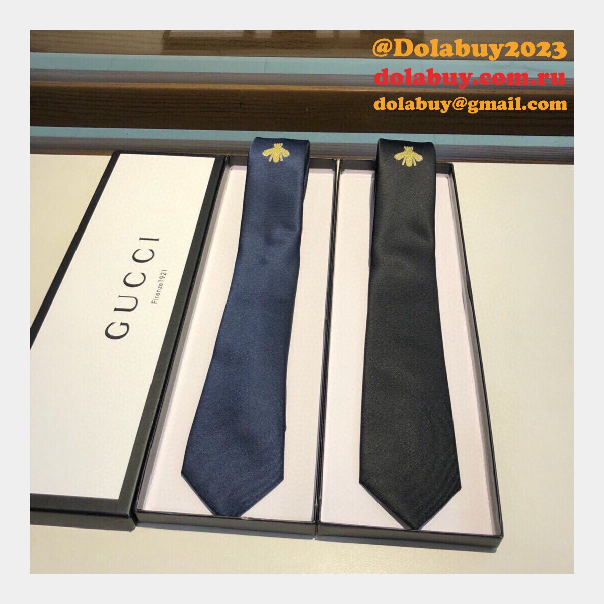 G*u*i men''s blue double g and hearts silk tie