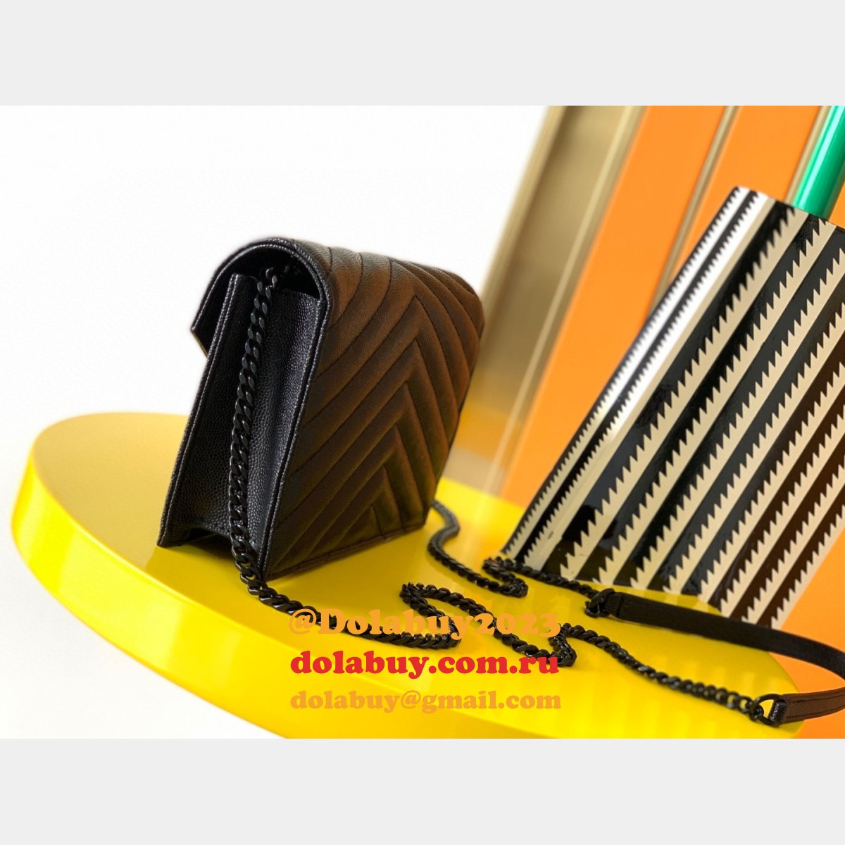 YSL Cheap Monogram Chain 19cm WOC 393953