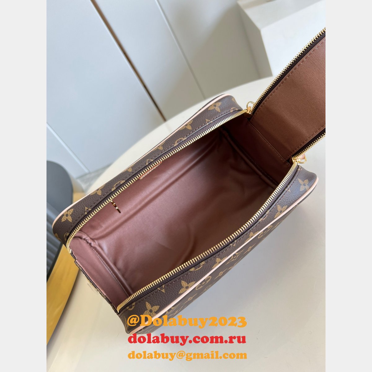 UK Louis Vuitton Wholesale M44494/N40127 Dopp Kit Toilet Pouch Canvas