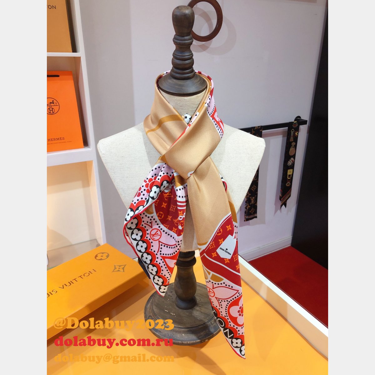 Louis Vuitton Double silk Scarves and Shawls Collection for Women