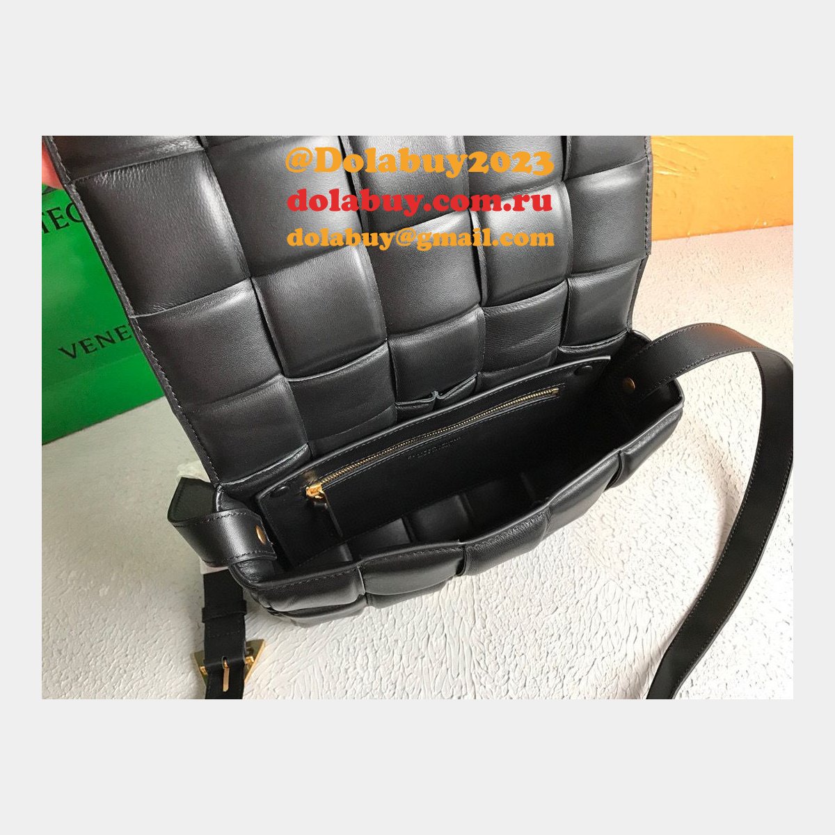 Bottega Veneta Best Replica Maxi Intreccio Cassette Nappa leather shoulder bag