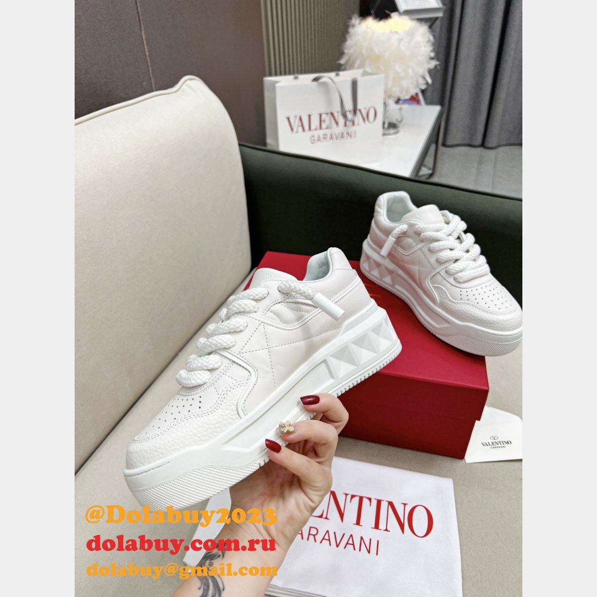 Best Quality Valentino Bread Shoes/Sneakers Good Women/Men price