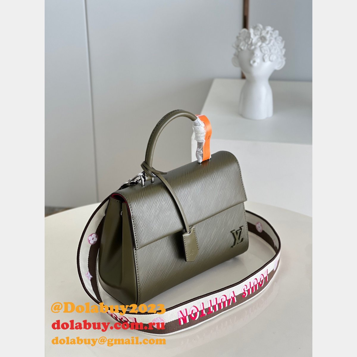 Designer Louis Vuitton Replica Cluny Epi Leather M58928/M59134 Mini/BB Bag